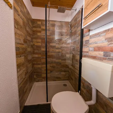 House Tinca Semesterbostad *
